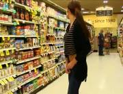 Brave girl dropping her pants in the supermarkt. [GIF]