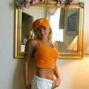University of Tennessee lady volunteers her hot body for nude pictures