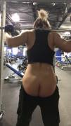 Ass in the gym [f]