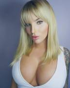 Blonde with tats