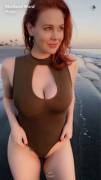 Maitland Ward with her Lips Peaking