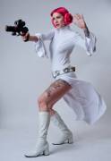 Niki Nix as Leia