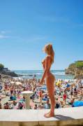 Belgian model Marisa Papen giving beach-goers a nice show
