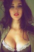 Luscious lips and nice cleavage