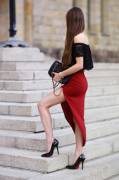 Red slit skirt
