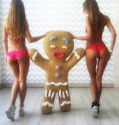 Never has a Gingerbread man so looked forward to being devoured