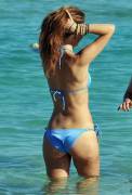 Maria Menounos should spend all her time in a bikini at the beach