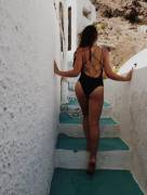 [IG] Girl I went to high school with went on a trip to Greece over the summer