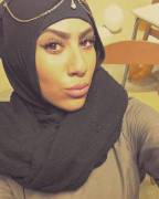 Mean Looking Hijabi Will Make You Hard