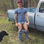 Country boys are hot.