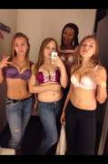 4 high schoolers trying on bras (x-post r/bombshellbra)