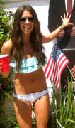 Alex Curry from Fox Sports in her fine Murican bikini (x-post /r/AlexCurry)