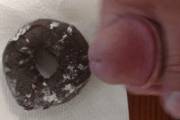 [Proof] Cum on food, glazing a doughnut
