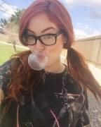 Bubble (x-post /r/Girlswithglasses)
