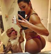 Gracyanne Barbosa and her dog