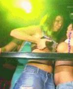Hot babe flashing and bouncing in the club [gif]