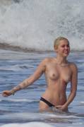 Miley Cyrus topless {Album inside}