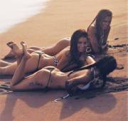 Irina Dreyt and friends on the beach
