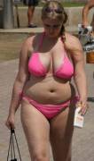 Pink bikinis look best on chubby girls