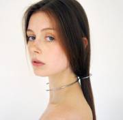 Hair taming choker by Evelie Mouila