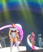 Katy Perry bouncing up and down