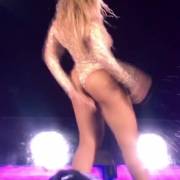 Beyoncé shaking her ass (more in comments)