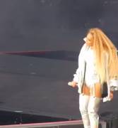 Beyonce grabbing her thicc ass