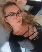 Sexy Glasses [x-post from /r/MsGinaDarling]