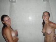 Shower friends