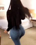 That booty in jeans DAMN