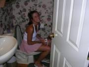 Caught on the potty by her friend (1 MIC)