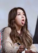 Minah waiting for the load