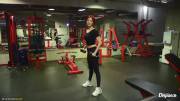 Yura teaches how to lift (Girl's Day)