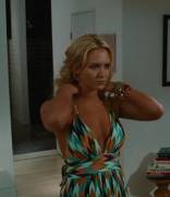 Nicky Whelan shows us the plot of Hall Pass
