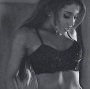 this pic of Ariana Grande look like she's riding a cock