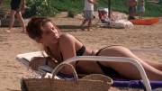 Sandra Bullock's bikini crease in motion
