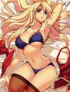 Satellizer with her curvy body on a bed