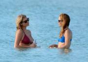 "Kate Upton and Leslie Mann on set for The Other Woman" there must be so much envy! (x-post from r/kateupton)
