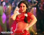 Kareena Kapoor [PIC] from Fevicol Se song from Dabangg 2
