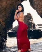 Gorgeos Fitness Latina awsome arse - wet red dress