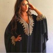 Hot Arab girl in Abaya