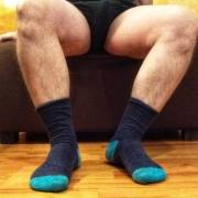2 socks/1 sock/no socks