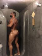 Getting in the shower (X-Post /r/thicchaps)