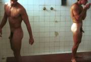 Bros in the shower (X-Post /r/broslikeus)