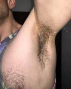 We all like armpits covered in cum, right?