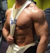 Bodybuilder, Alex Vartanian (@VartanianLife)