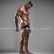 Chris Cloete showing off that rugby bod