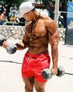 Austrian bodybuilder Onome Egger (@Onome_Egger) pumping iron in Miami [xpost from /r/GuysInShortShorts]