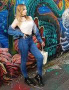 Evelyn Bouwman rocking double denim and a tight waist