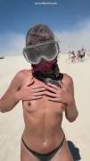 That sand stays with you after Burning Man - amateur [00:21]